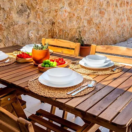 Pisuites * Kaş