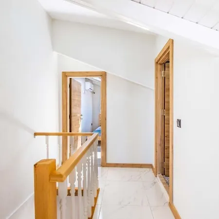 Pisuites Apartment